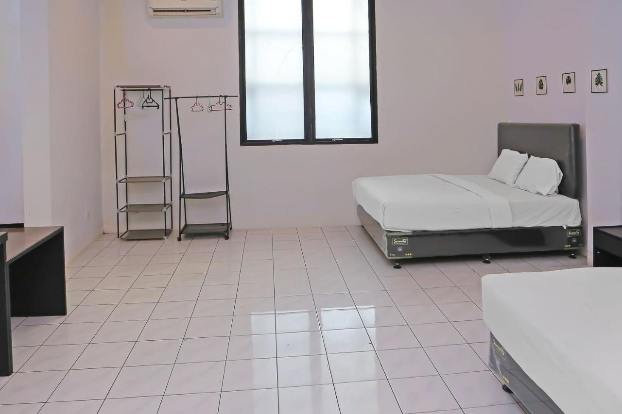 Collection O 92739 Hotel Pintu Besar Джакарта Экстерьер фото