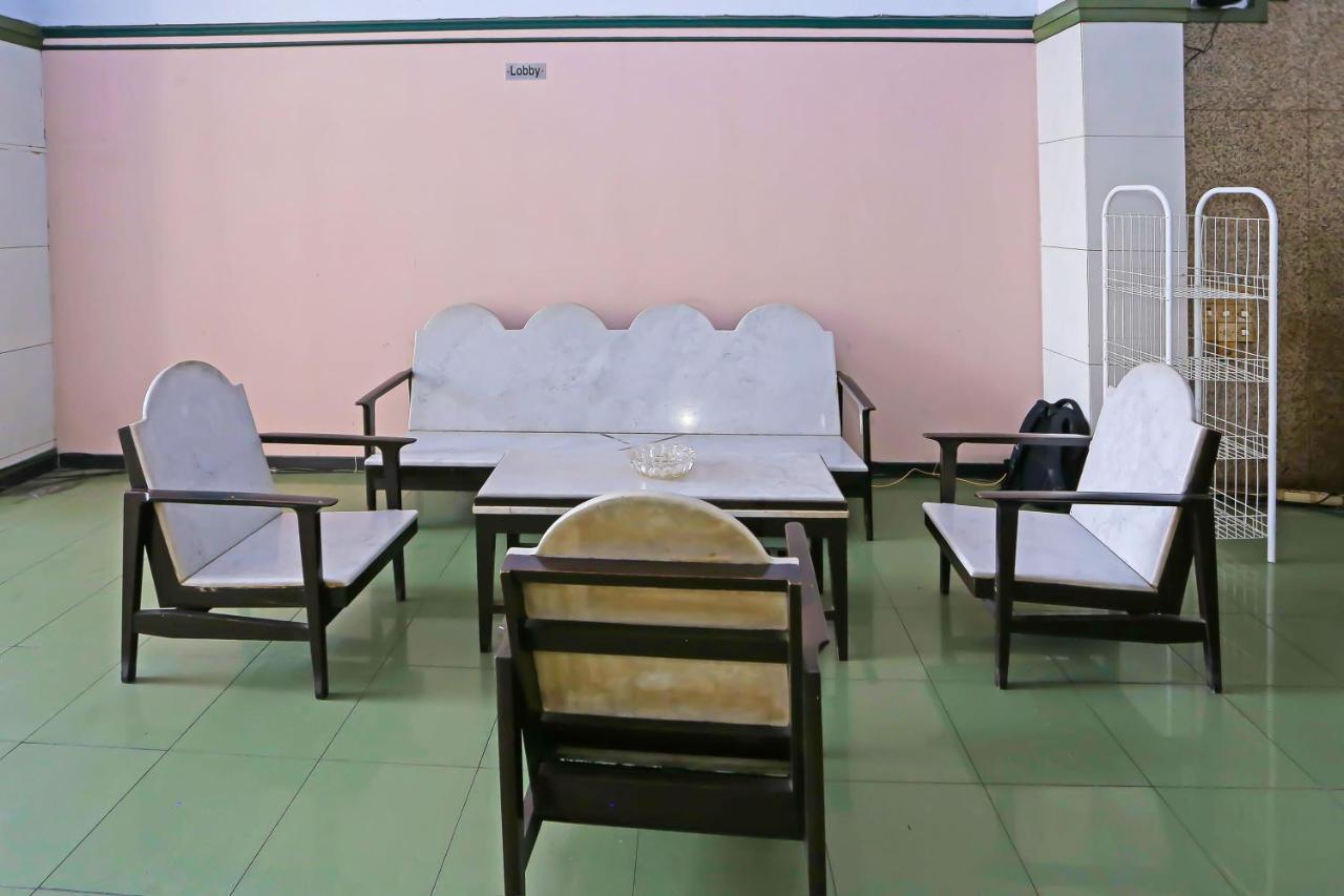 Collection O 92739 Hotel Pintu Besar Джакарта Экстерьер фото