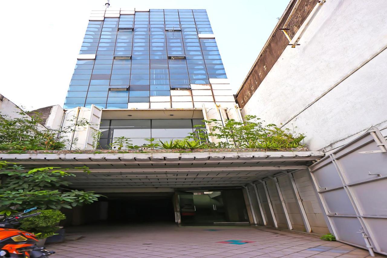 Collection O 92739 Hotel Pintu Besar Джакарта Экстерьер фото