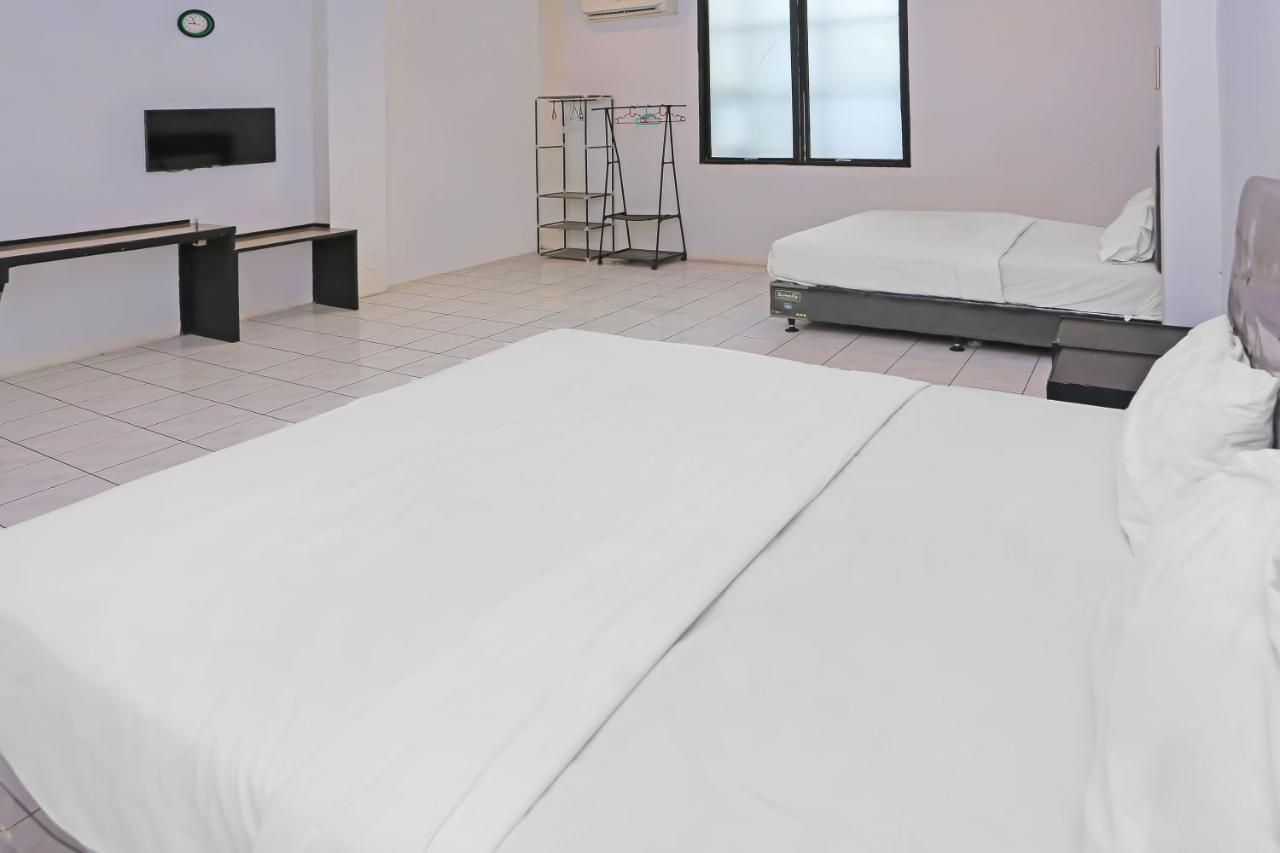 Collection O 92739 Hotel Pintu Besar Джакарта Экстерьер фото