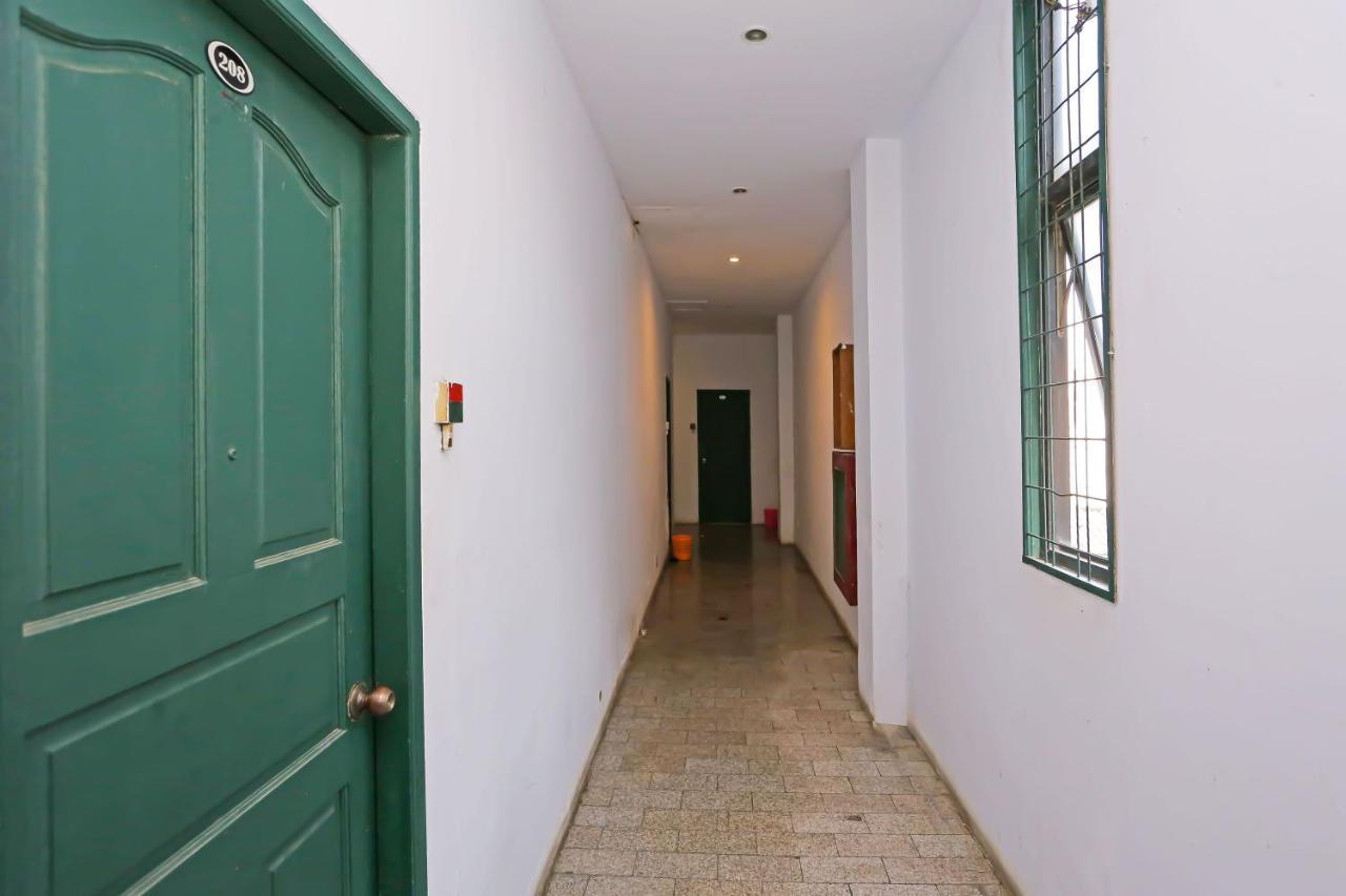 Collection O 92739 Hotel Pintu Besar Джакарта Экстерьер фото