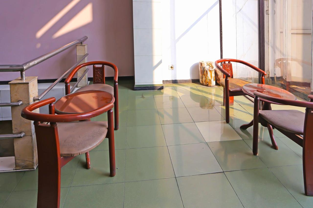 Collection O 92739 Hotel Pintu Besar Джакарта Экстерьер фото